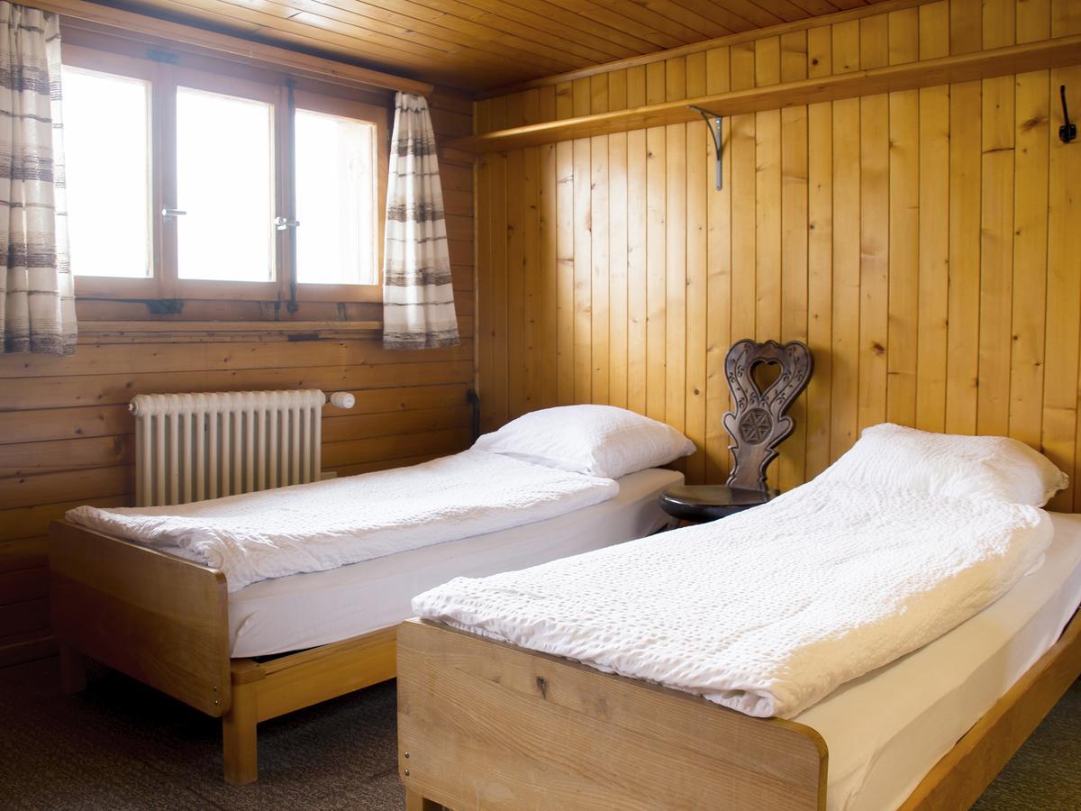 Refuge De Plan-Francey Hotel Moleson ภายนอก รูปภาพ
