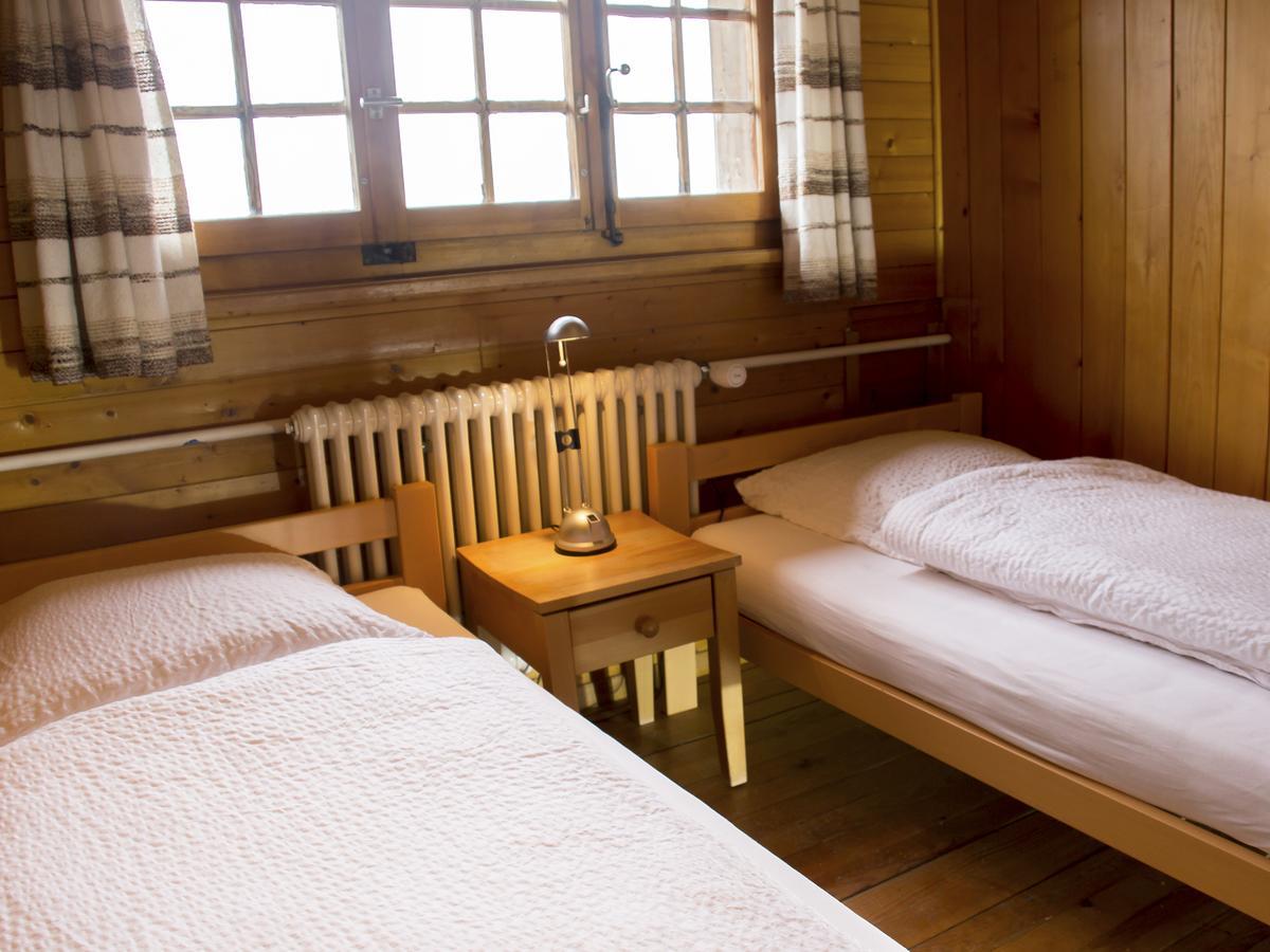 Refuge De Plan-Francey Hotel Moleson ภายนอก รูปภาพ